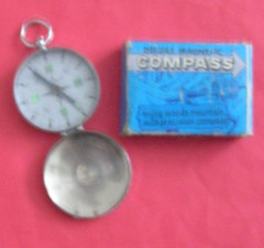 POCKET COMPASS VINTAGE DELUXE MAGNETIC MODEL 23210 LIQUID FILLED