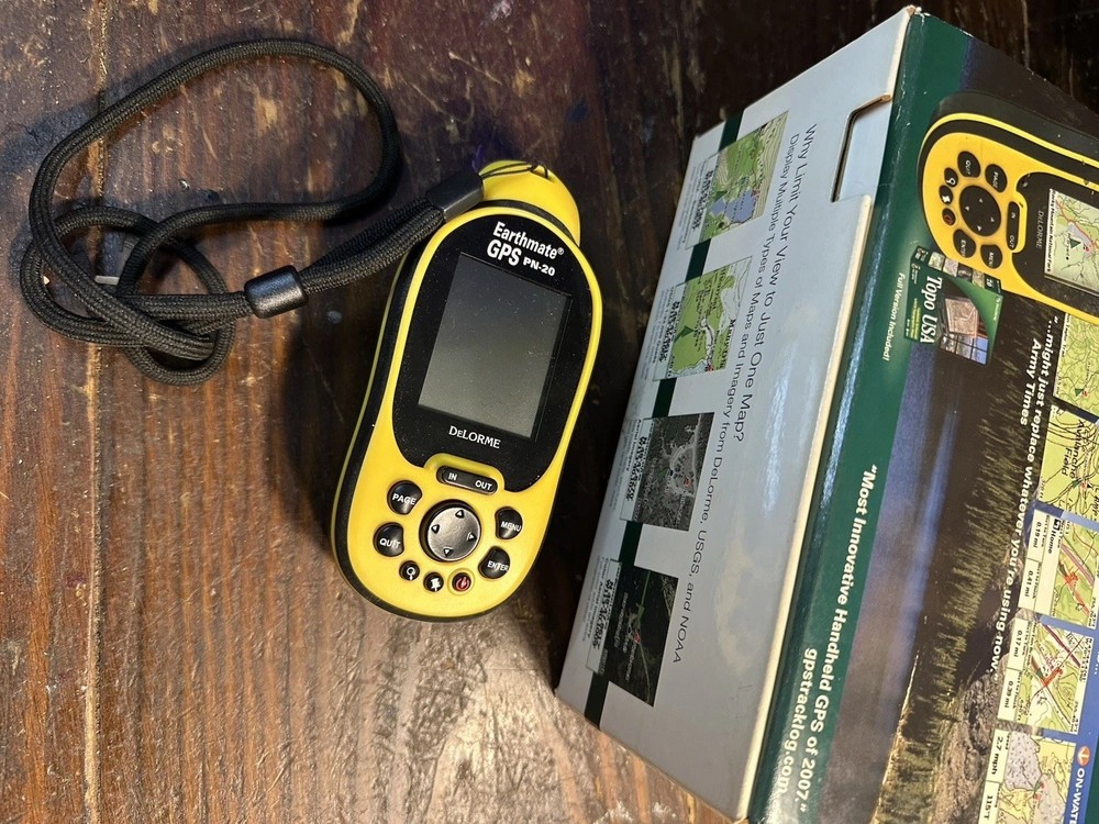 Earthmate GPS PN-20 Bright Color-Screen GPS Tested works Needs Battery