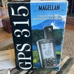 MAGELLAN 315 Portable GPS Navigator Boating Fishing Hunting Hiking With Box