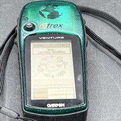 Garmin etrex Venture Portable Handheld Pocket GPS Green Geocaching Hiking