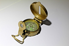 Vintage Metal Liquid Filled LENSATIC Precision Pathfinder Engineer Compass