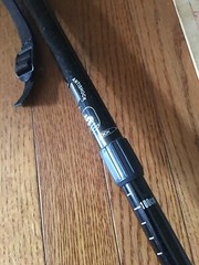 Geprüfte Sicherheit GS Anti-Shock Ergonomic Handle Folding Hiking Stick Lighted