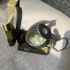 Military Style Green Lightweight Hiking Compass Easy to Read Outdoor Camping