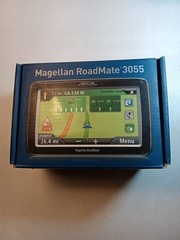 Magellan RoadMate 3055 In Original Box With Manual Guide GPS Bundle Car Mount