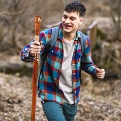 Carved Walking Stick with Animal Head – Lightweight and Strong Wooden Treckking