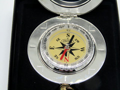 Dalvey Scotland Pocket Classic Compass Oakleaf With Box Instructions
