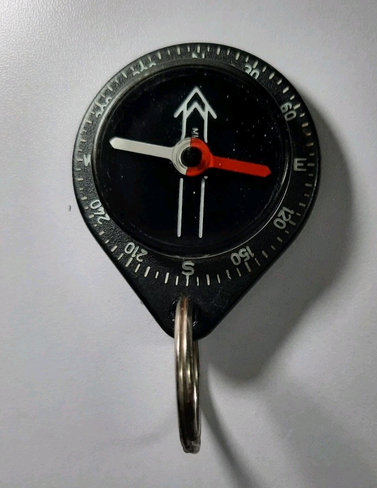 Vintage Silva Lightweight Pocket Compass Portable Keychain Model 9 Type 9 Sweden