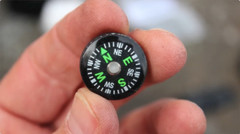 50 x MINI BUTTON COMPASS – Pocket Size 20mm – Liquid Filled – Navigation Camping
