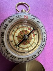Portable Compass Fluorescence Flip Open Compass Brass