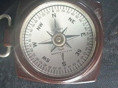 VTG or Antique Taylor Showay compass in Bakelite case Made USA