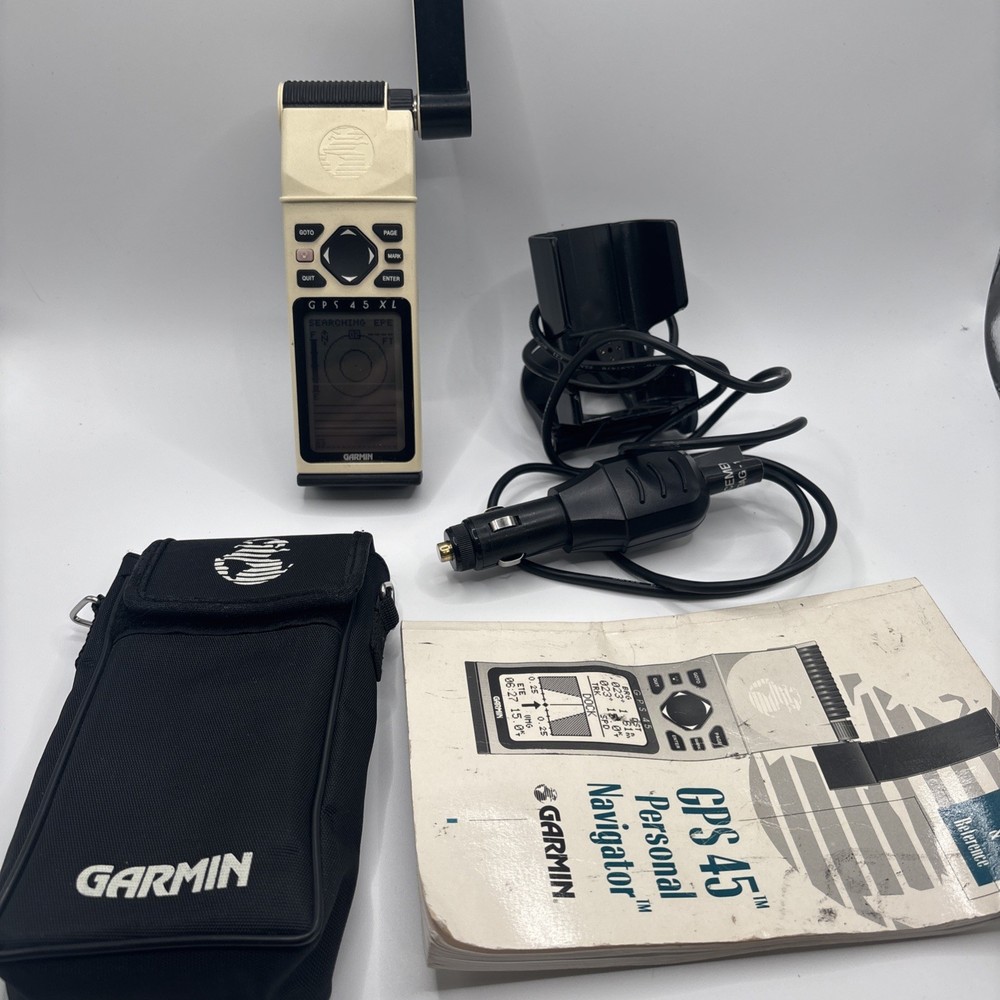 GARMIN MARINE GPS 45 PERSONAL NAVIGATOR – Used With Bag And Car Charger Bundle
