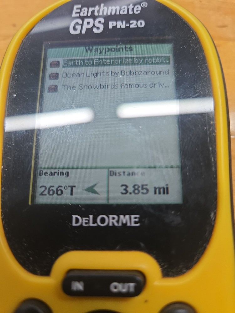 DeLorme Earthmate GPS PN-20 Geocaching Hiking Fishing Handheld GPS No Batteries