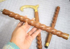 “Premium Solid Wood Walking Stick with Ergonomic Handle, Perfect for Daily Use.