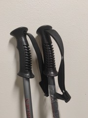 Yukon Charlie’s Advanced Adjustable Lightweight Trekking Poles 140cm Gray New