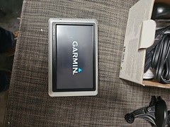 Garmin Nuvi Ultra-Thin GPS Navigator 1450T 5″, USA Maps, & Traffic – EUC In Box