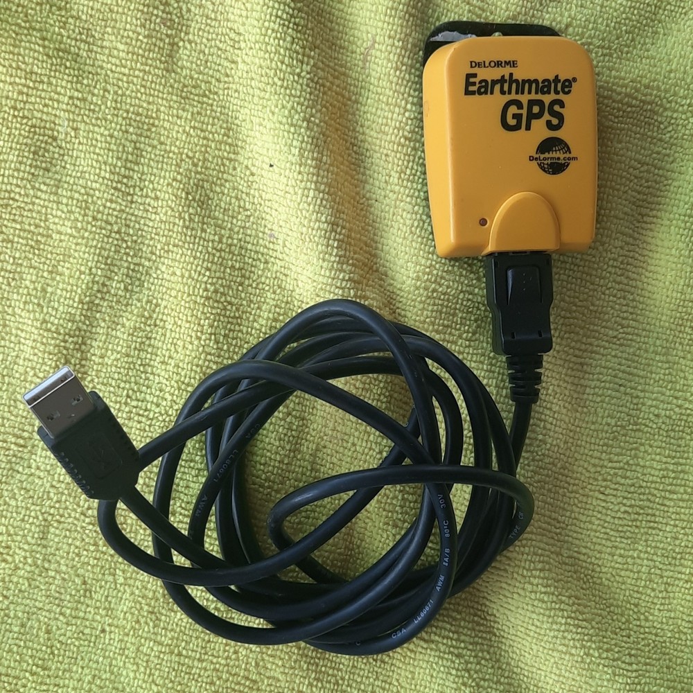 DeLorme Earthmate GPS Receiver Model 9538 v1.0 and USB Cable Used B11