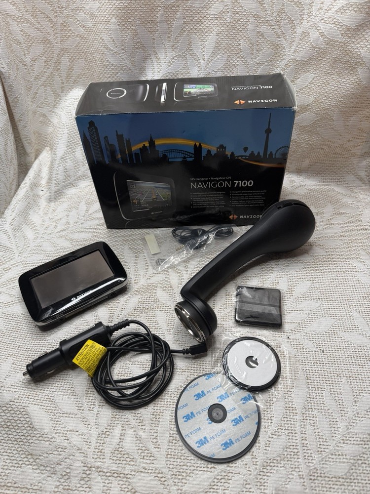 Navigon 7100 Automotive Mountable With Cords And Accessories GPS