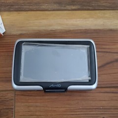 Mio Moov R403 Automotive GPS Navigation System Bundle – GUC
