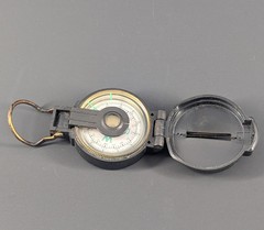 Vintage Precise Pathfinder Liquid Filled Pocket Compass JAPAN Metal Case, Black