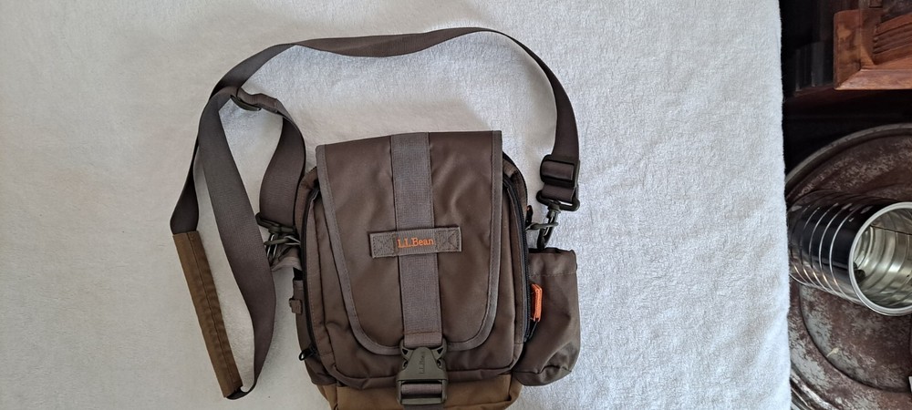 LL Bean Crossbody Bag – Green and Tan with 2 layers of interior pockets.