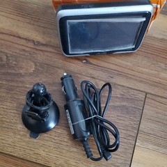 Mio Moov R403 Automotive GPS Navigation System Bundle – GUC