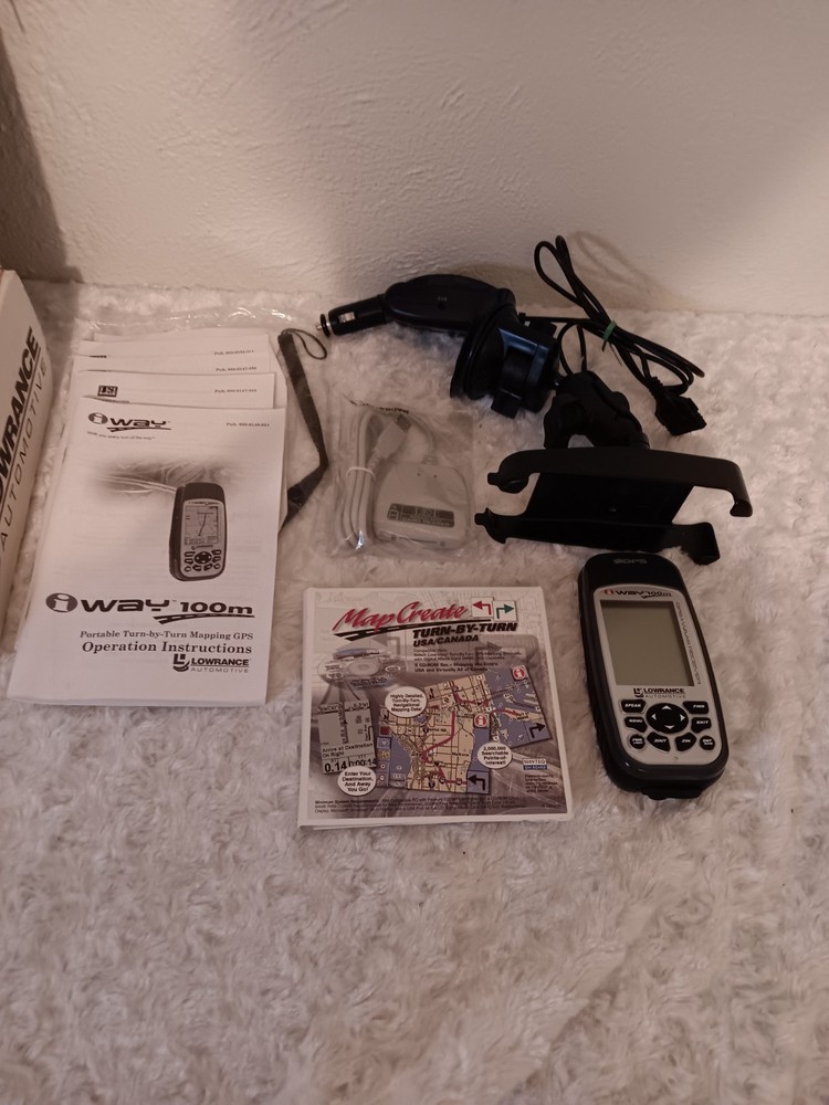 LOWRANCE iWay 100m GPS / PLEASE READ / PARTS ONLY
