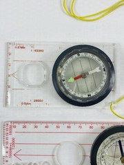 Two Vintage Map Hiking Backpacking Compass Sold for Parts/Repair – air bubble