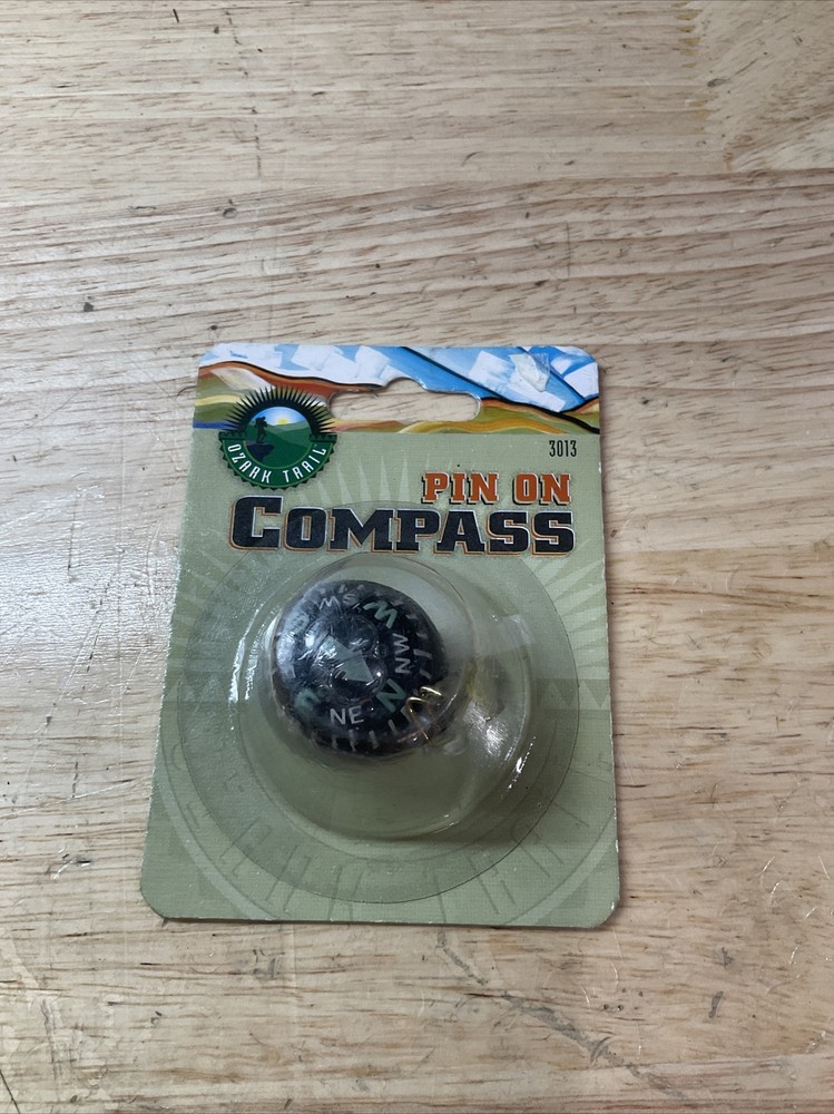 VINTAGE Ozark Trail Pin On Compass 3013 NOS