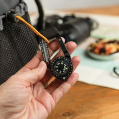 Sun Company Triplebiner Compass + Thermometer + LED Light + Carabiner EDC