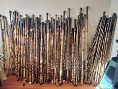 HUGE LOT O F ” 100 ” BAMBOO HIKING / WALKING STICKS FROM 48″ TO 60+”