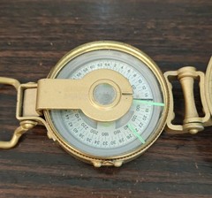 “LIQUID FILLED” LENSATIC COMPASS MADE IN JAPAN