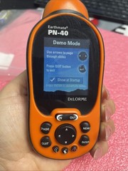 Delorme Earthmate PN-40 Color Screen Handheld Navigation Color / WORKING / READ
