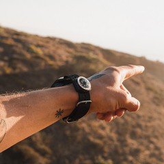 GoCompass – Micro Orienteering Wrist Compass | Watch Band or Paracord Bracele…