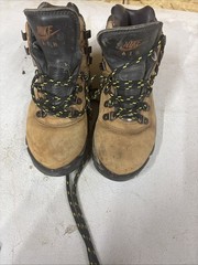 Nike Size 5 Hiking Boots