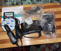 Navigon 2000S Portable GPS Navigation System w/ mount Bracket and Plate Easy NIB