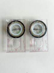 Set of 2 Compasses w/Orienting Dial & Magnifier for Camping/Hiking, Outdoors