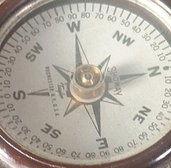 VTG or Antique Taylor Showay compass in Bakelite case Made USA