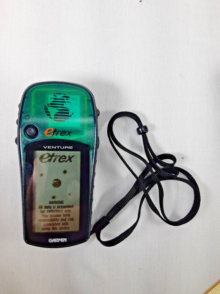 GARMIN eTREX VENTURE HANDHELD GPS HIKING