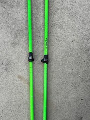 Set of Foxelli 7075 Aluminum Trekking Poles 110-135CM Green .. 4E