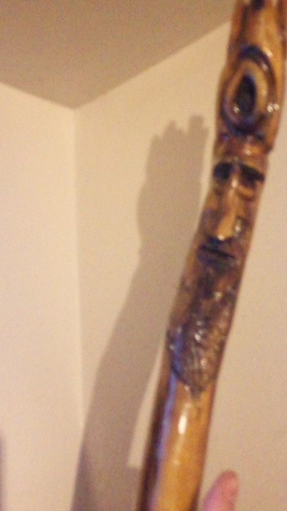Hand-Carved Wooden Walking Stick with Face Design, Brown, Hiking, Unisex Adults