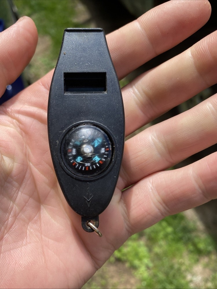 Multifunction Compass Keychain 4 in 1 Whistle Magnifier Compass Thermometer NEW
