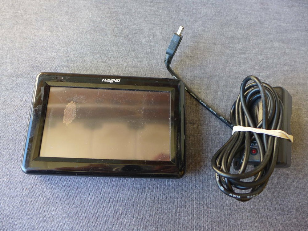 V7 NAV740 (US MAP) 4.3″ Text-to-Speech Automotive Car Navigation GPS Receiver