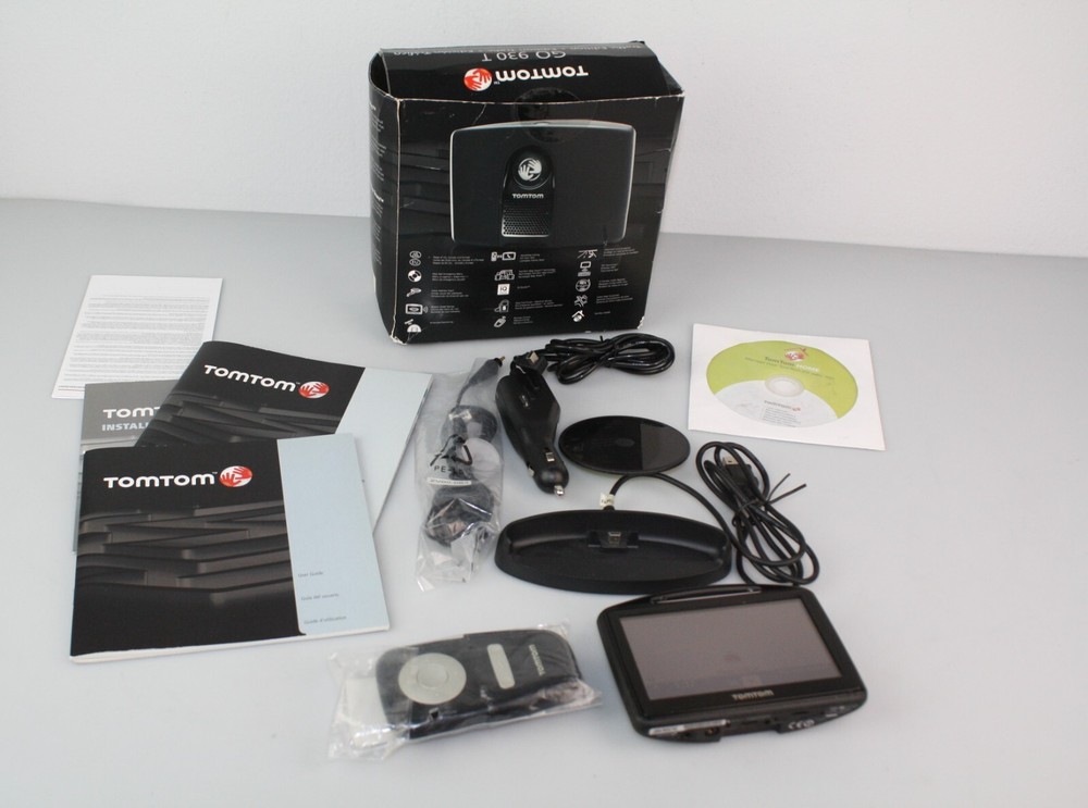 TomTom GO 920T TRAFFIC Portable GPS Navigator 920-T USA/Canada/EUROPE Maps