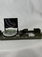 Multifunctional luminous dial Waterproof and fog-proof Accurate military compass