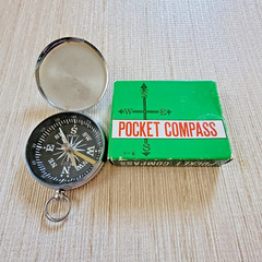Vintage Nesco Pocket Compass in Original Box