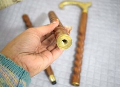 “Premium Solid Wood Walking Stick with Ergonomic Handle, Perfect for Daily Use.