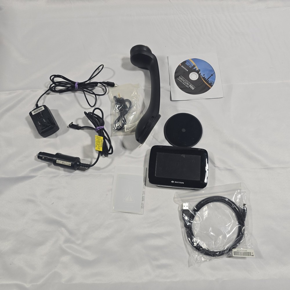 Navigon NVG 7100 Automotive Navigation Unit GPS W/ Cord North America