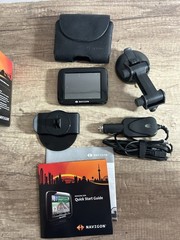 Navigon 2100 Automotive GPS 3.5″ Portable Navigation System w Car Mount Tested