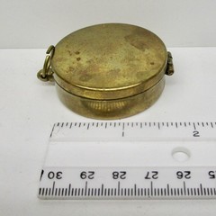 Vintage York Hamza compass in brass case with hinged lid 1 3/4″ round
