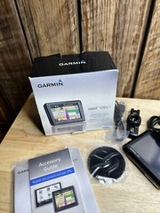 Garmin Nuvi 1260 T GPS Navigation Pre Owned
